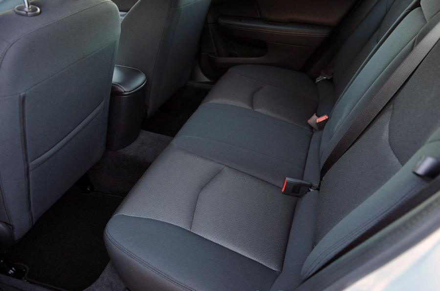  Dodge Avenger 2011 года  (фото 9 из 61)